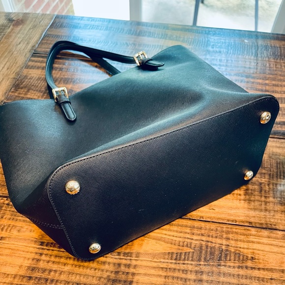 Michael Kors Jet Set Multifunction Black Leather Pocket Tote Bag - Picture 5 of 12